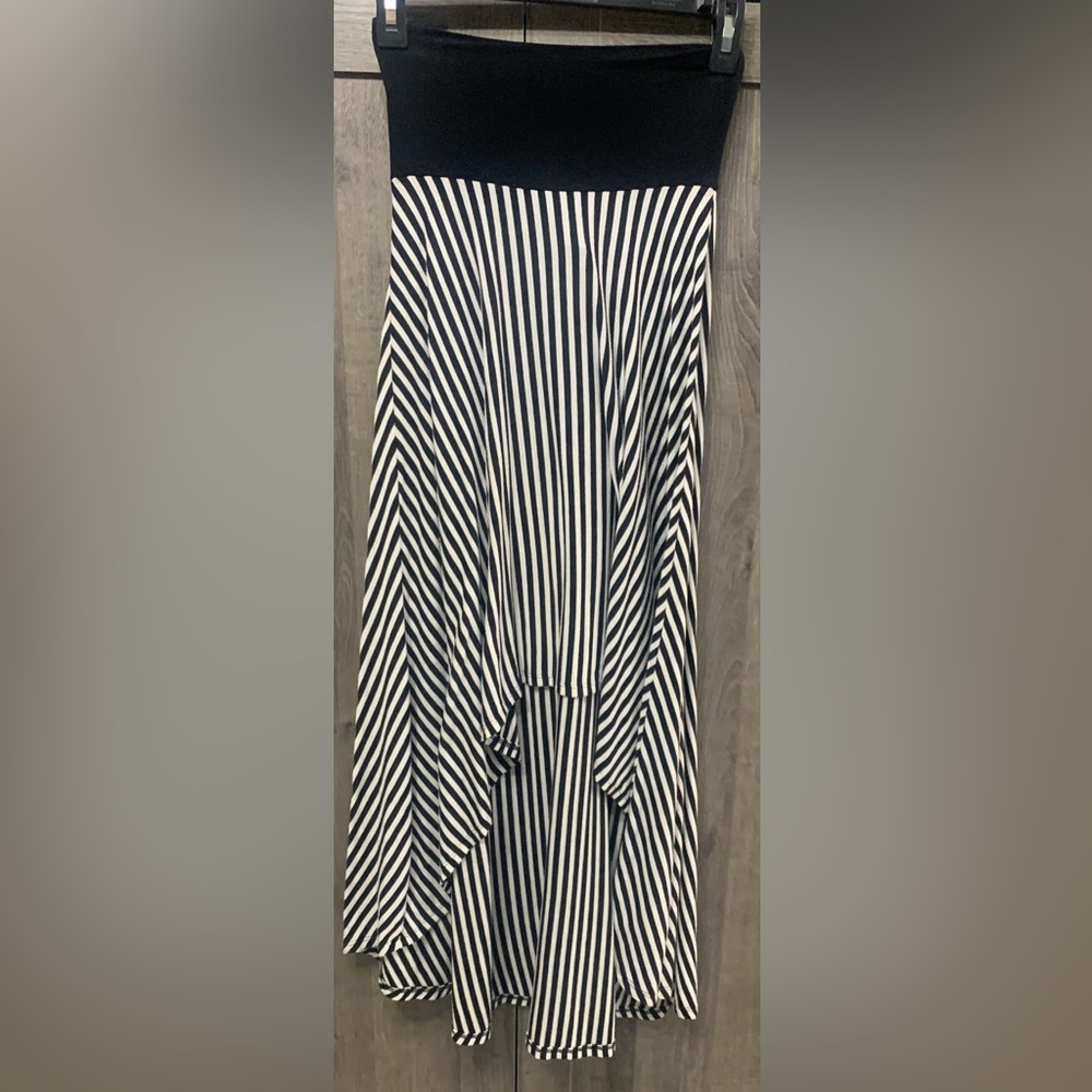 Poetry Fashions High Low Flared & Flowing Black & White Skirt Women's Size Small